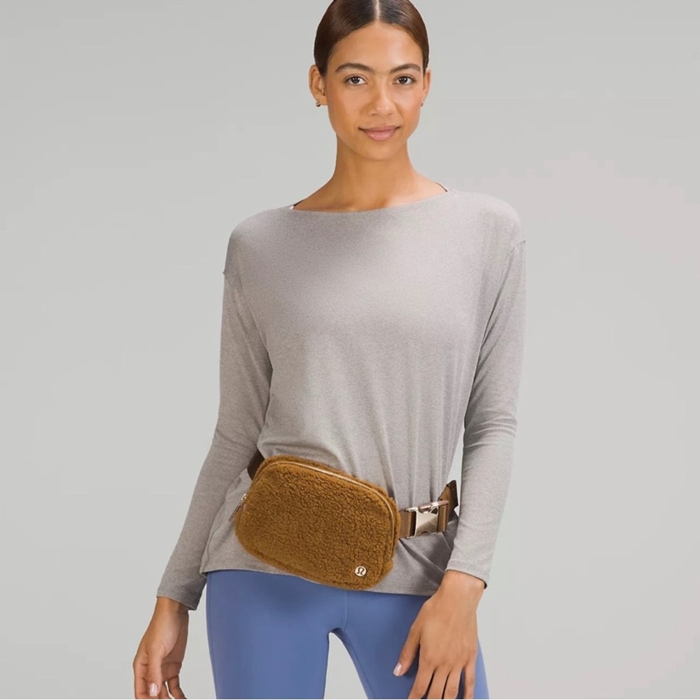 NWT RARE unopened lulu lemon belt bag in brown Sherpa